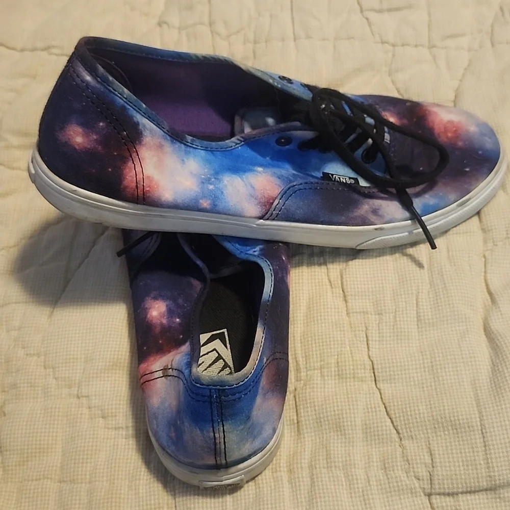 Unisex Vans brand tennis shoes. Multi color Size 6.5 Men's or Size 8 Women's - Picture 2 of 4